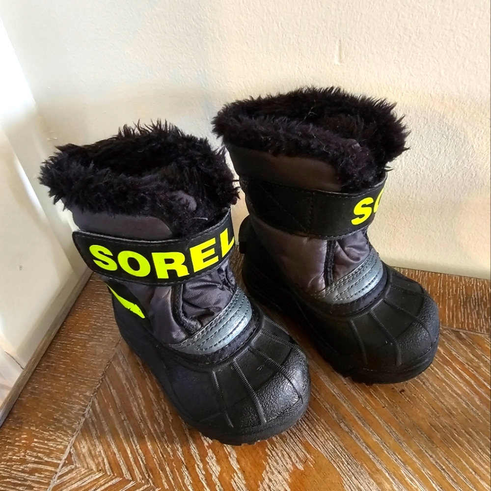 Sorel Commander Snow Boot Baby Size 5 Black Gray Neon